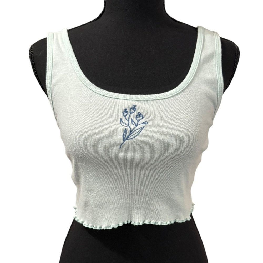 Baby blue juniors American Eagle crop tank top embroidered blue flower sz S